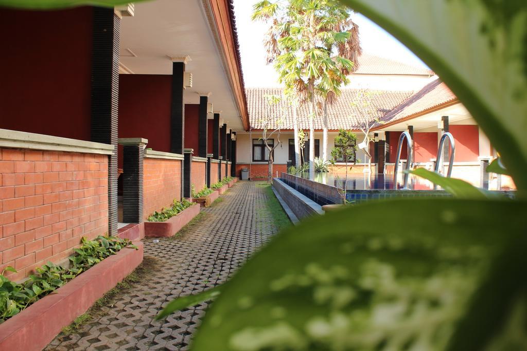 Puri Ganesh Hotel Legian Eksteriør billede