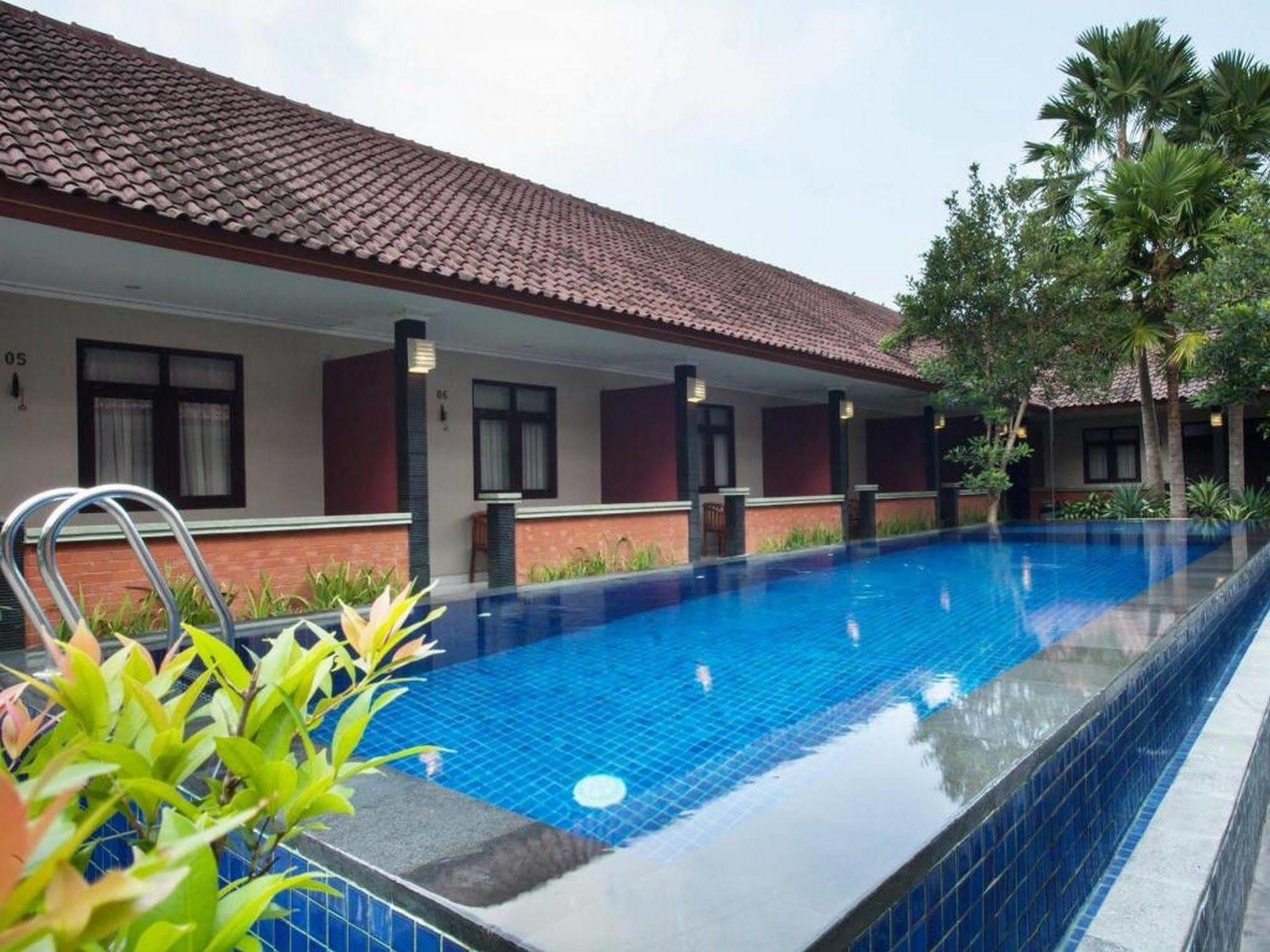 Puri Ganesh Hotel Legian Eksteriør billede
