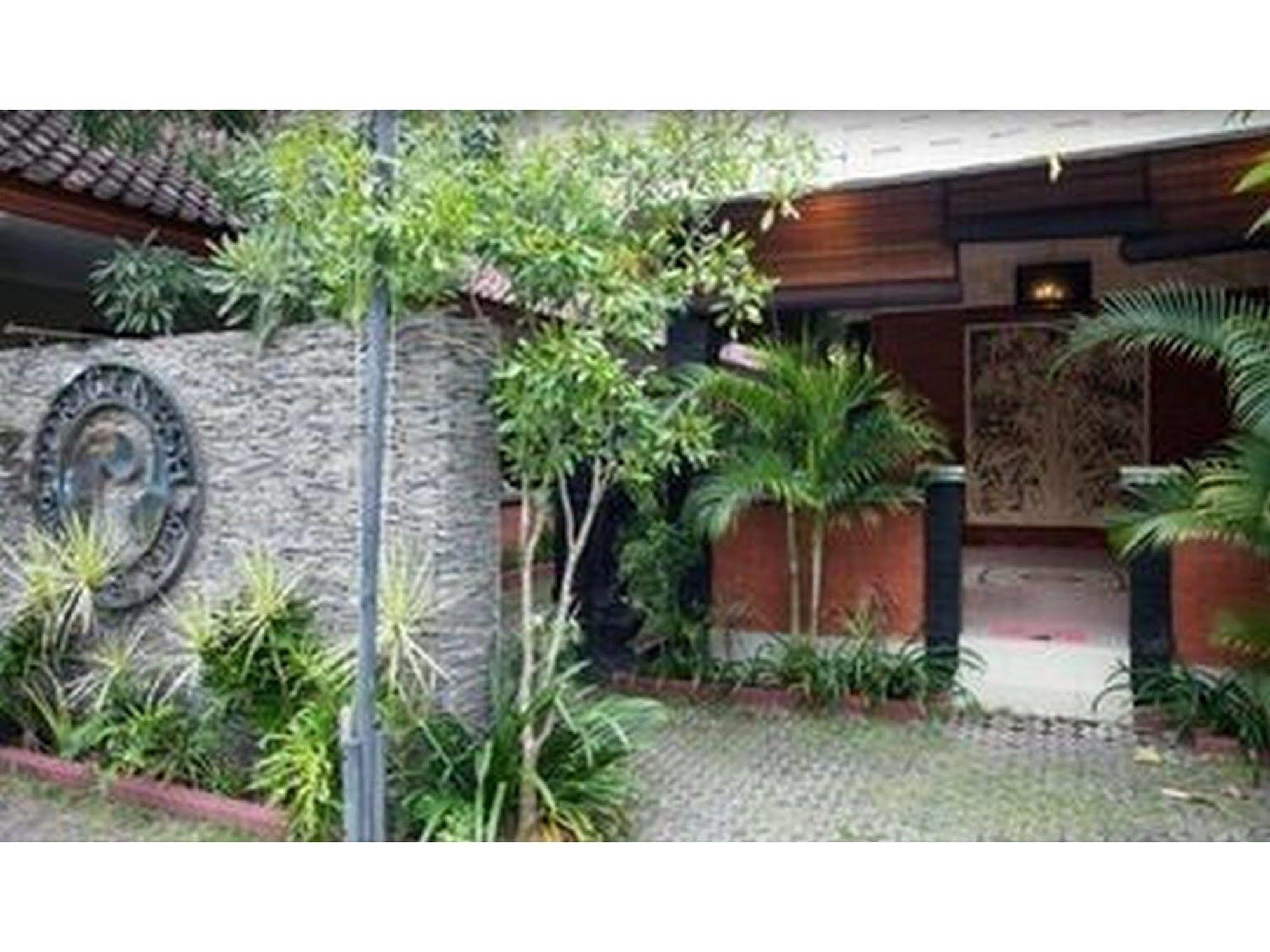 Puri Ganesh Hotel Legian Eksteriør billede